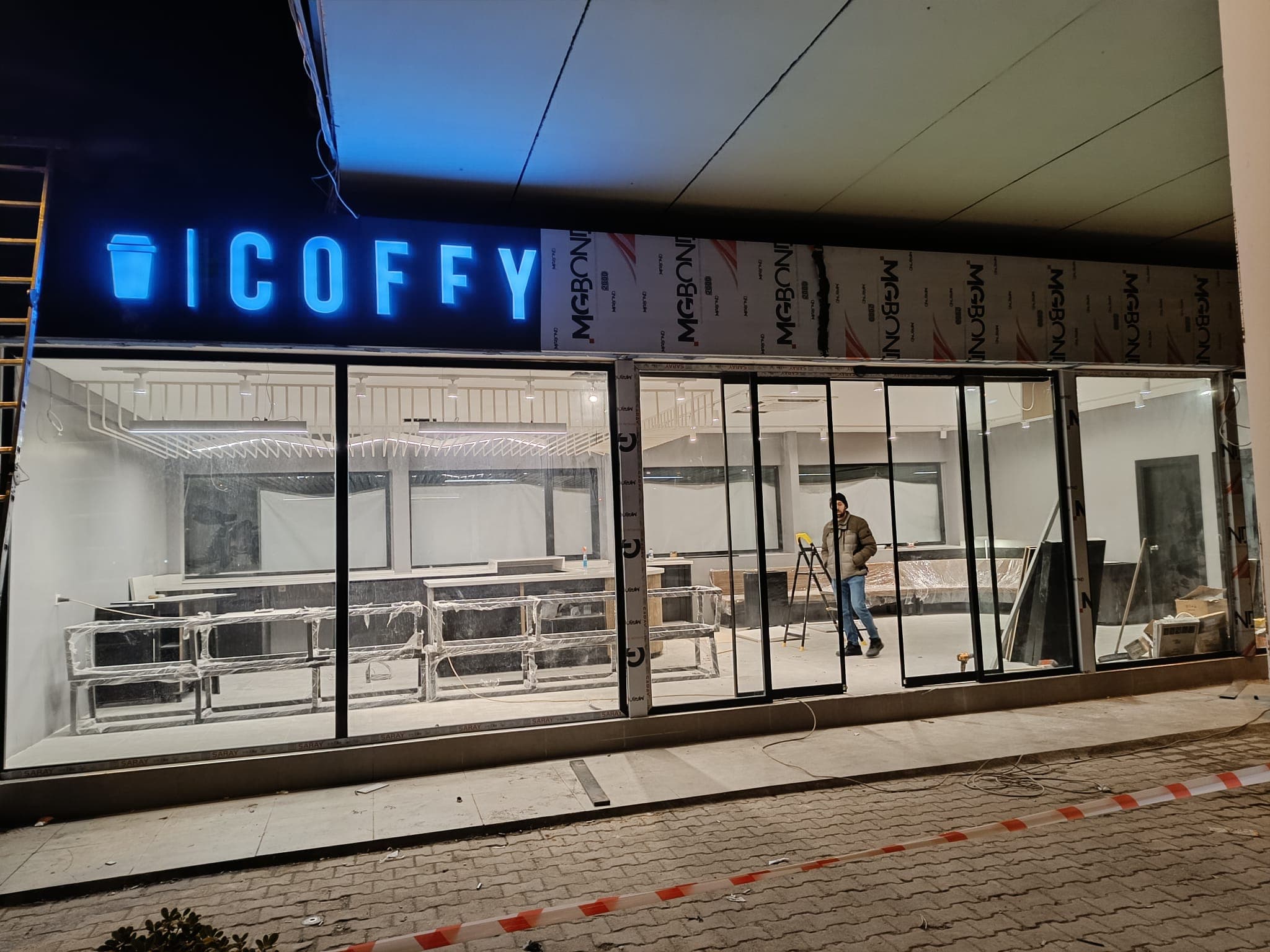 Kafe dış cephe tabela uygulaması